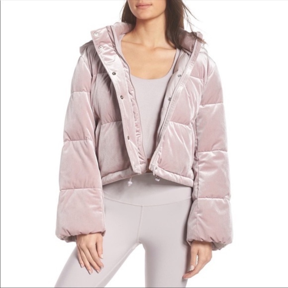 Alo Yoga Velvet puffer coat
